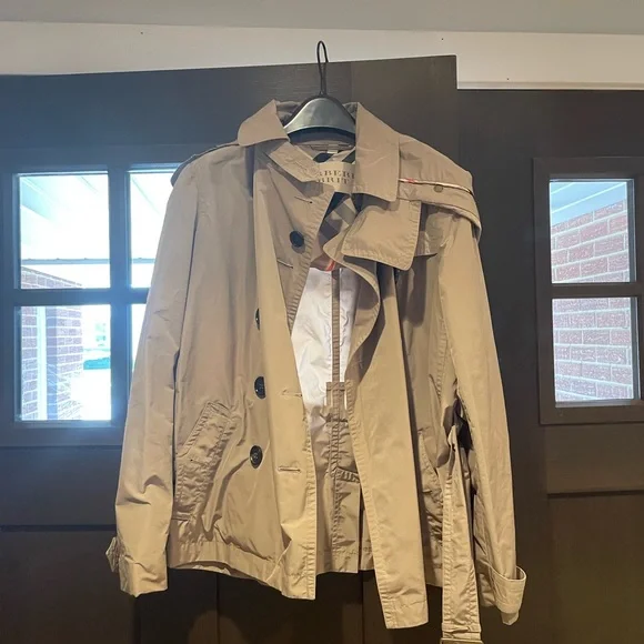 Burberry Hooded Short Showerproof Trench
Coat - Picture 2 of 16
